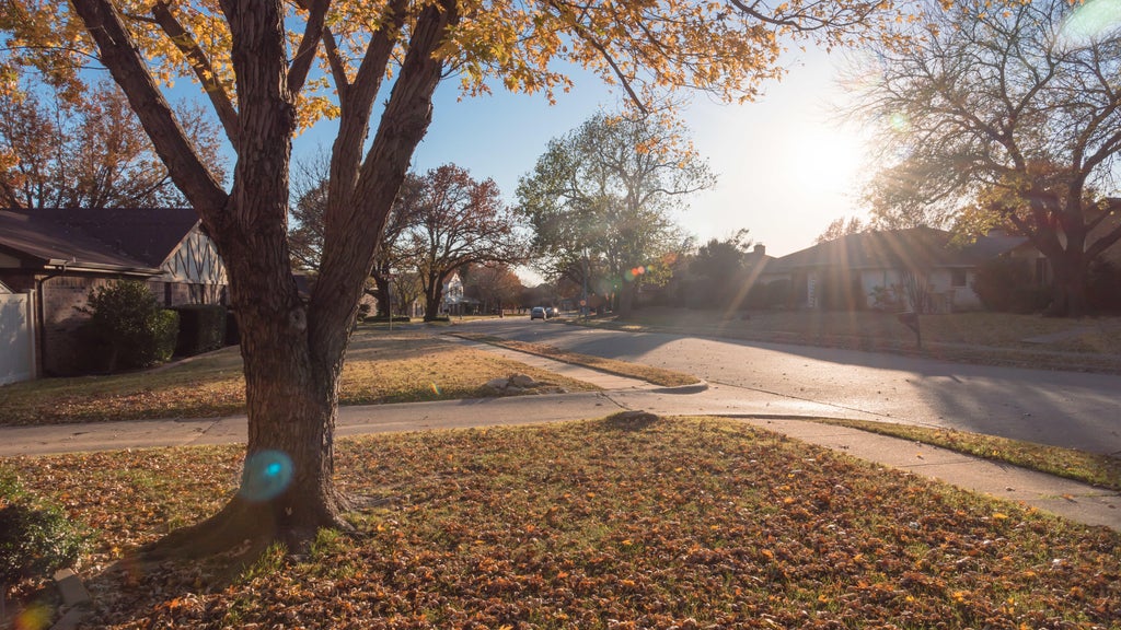 Last taste of fall warmth Friday in Twin Cities ahead of cool, soggy weekend — WCCO / CBS Minnesota, Windermere Community news