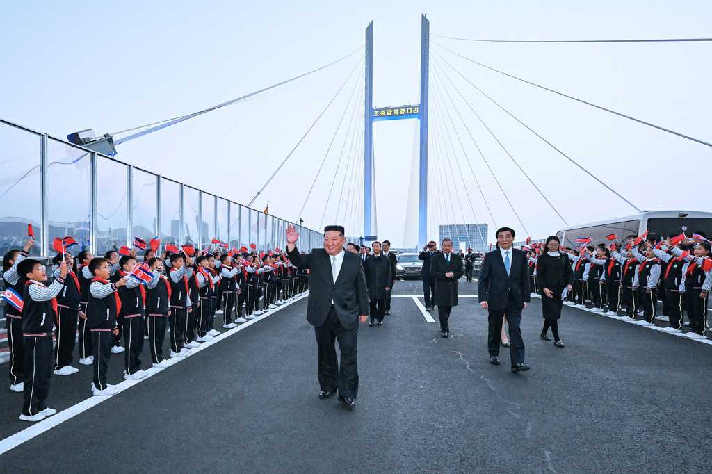 North Korean leader Kim Jong Un visits China to inaugurate a new cross-border bridge — WESH 2 Orlando, Windermere Community news