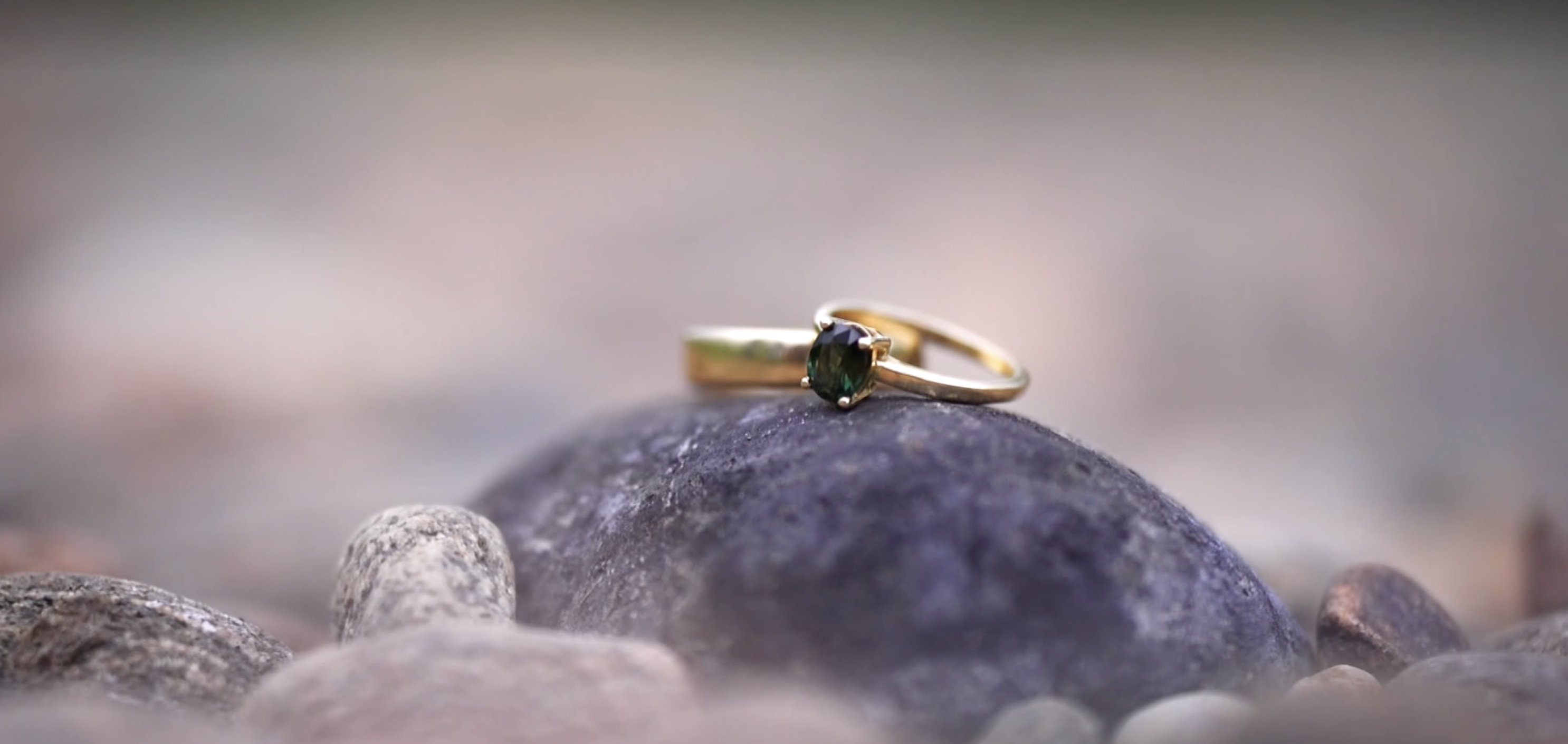 'I'm with the right guy': Man spends months panning for gold to craft engagement ring — Windermere Community news