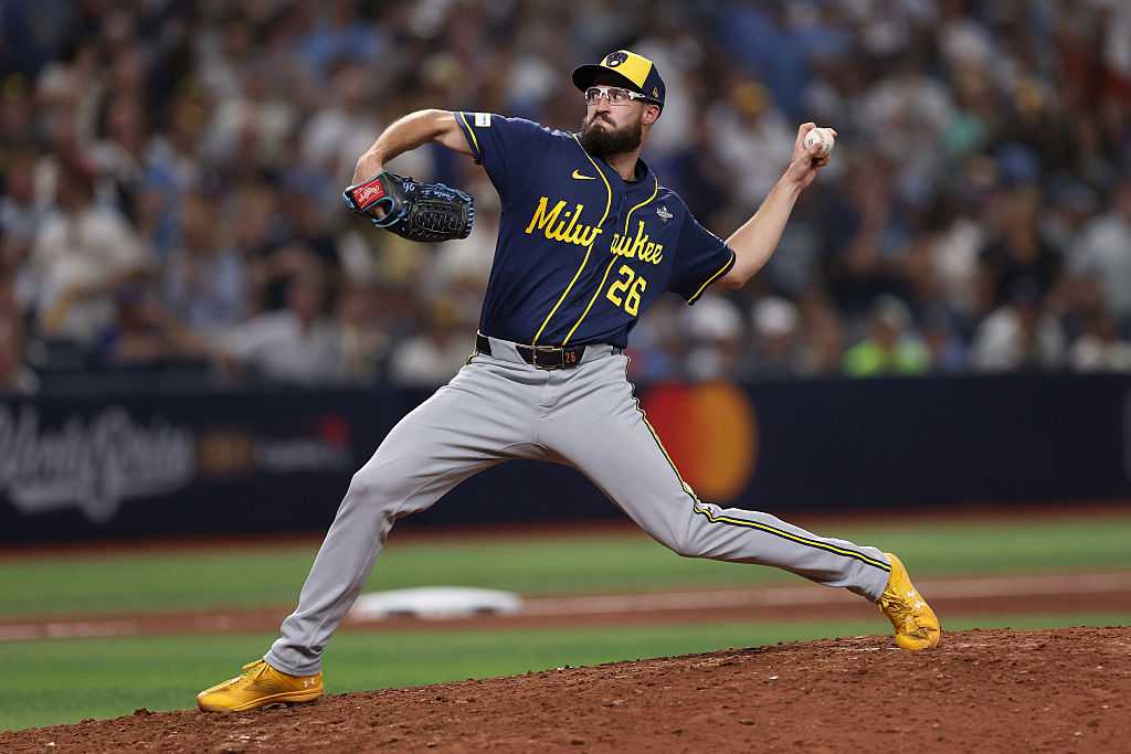 Brewers relief pitcher breaks postseason record — Windermere Sports news