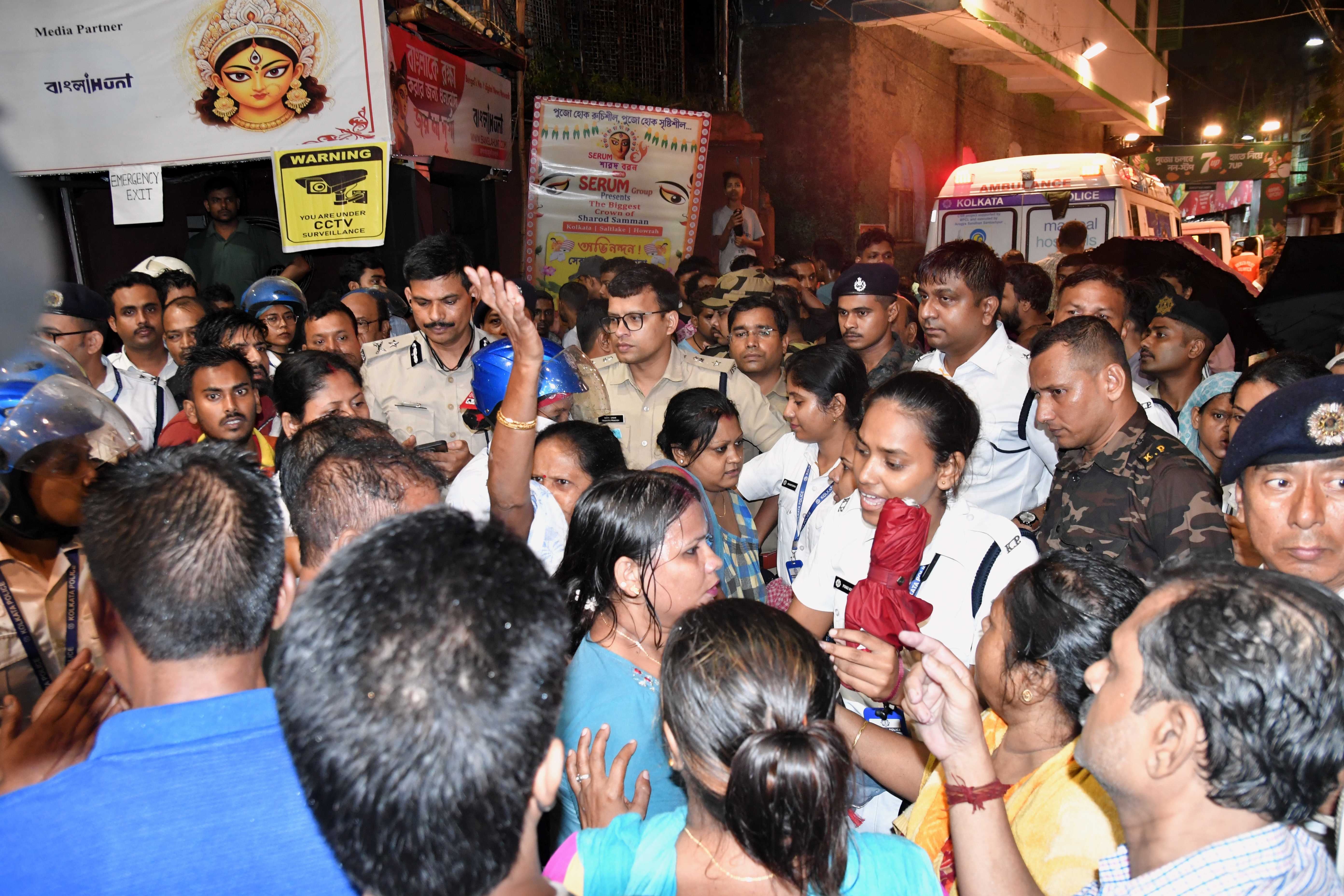 Stampede at Hindu festival in India kills 19 — WESH 2 Orlando, Windermere Arts news