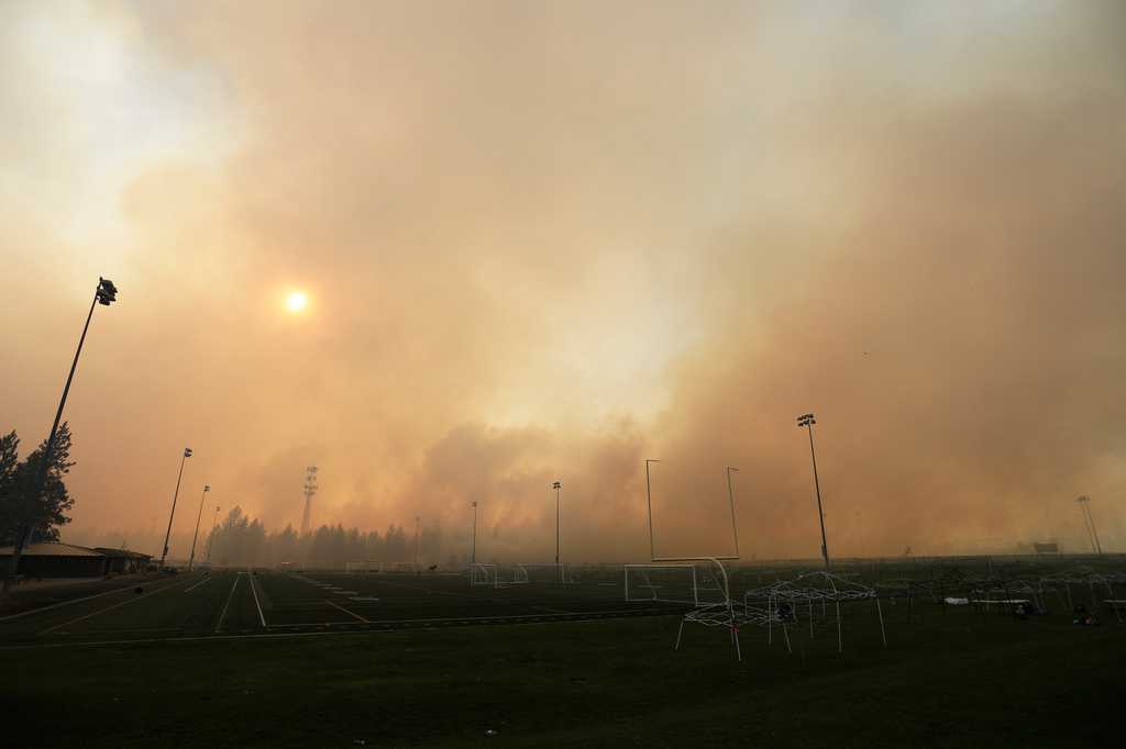 5,000 homes evacuated as Eastern Washington wildfires burn on — WESH 2 Orlando