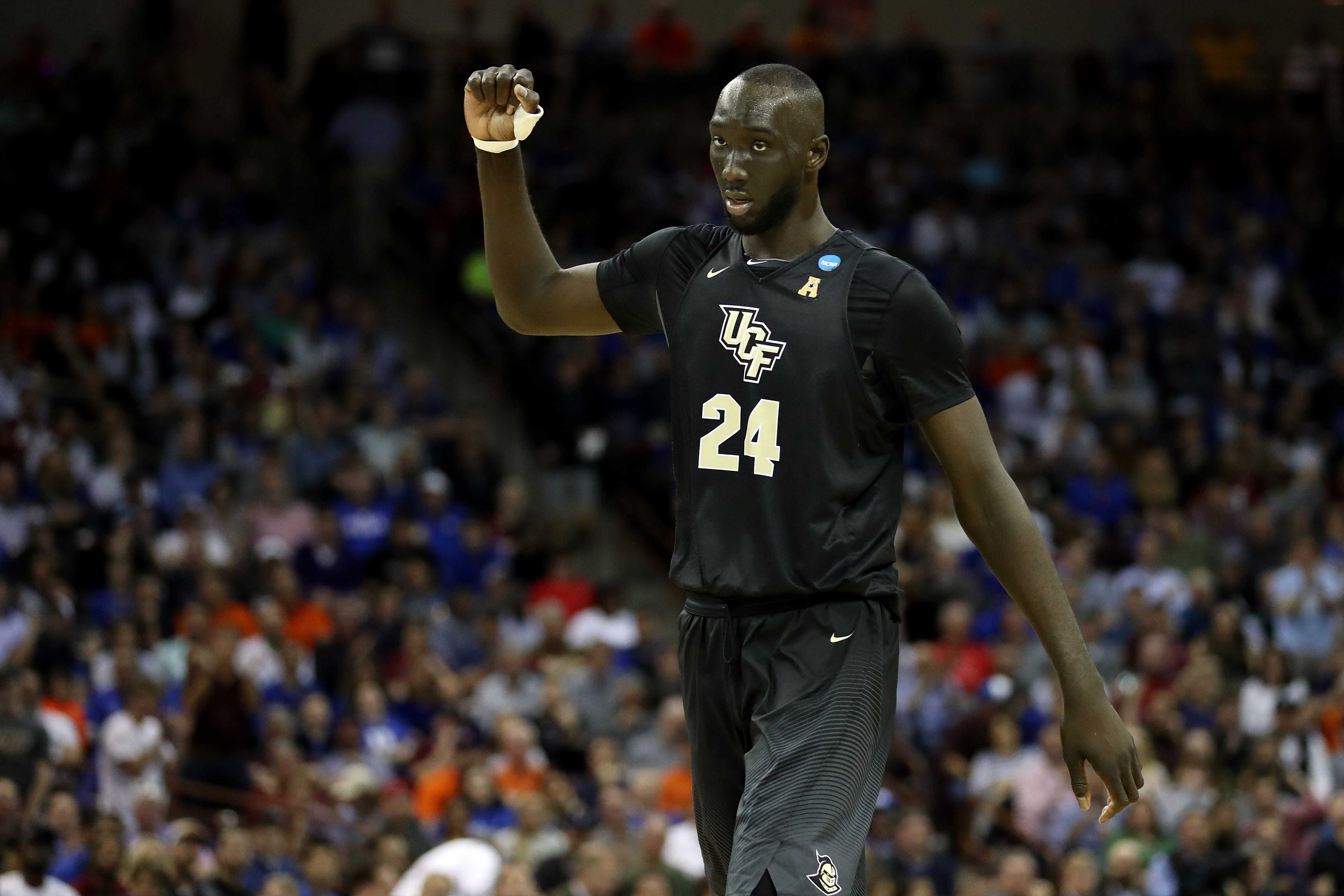 Former UCF center Tacko Fall signs two-way contract with 76ers — WESH 2 Orlando, Windermere Sports news