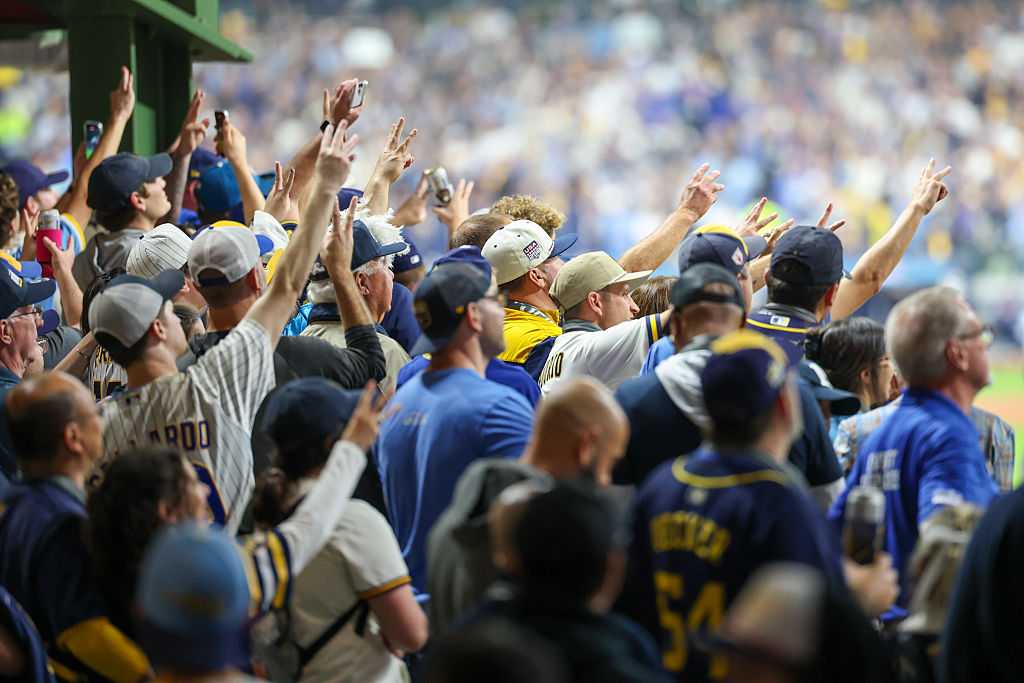 LIVE UPDATES: What to know ahead of World Series Game 3 — WESH 2 Orlando
