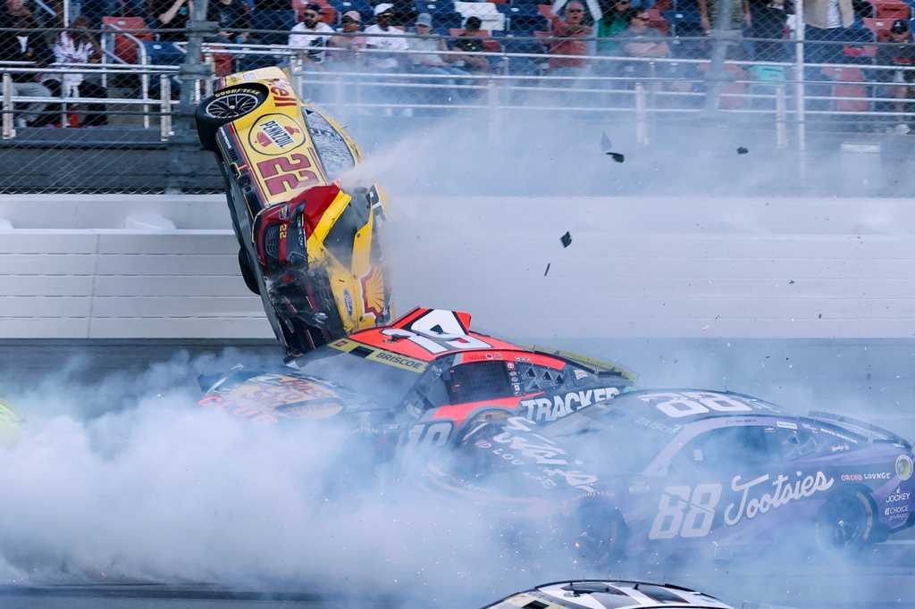 NASCAR race at Talladega was stopped after Joey Logano's car went airborne in scary 15-car wreck — WESH 2 Orlando, Windermere Community news