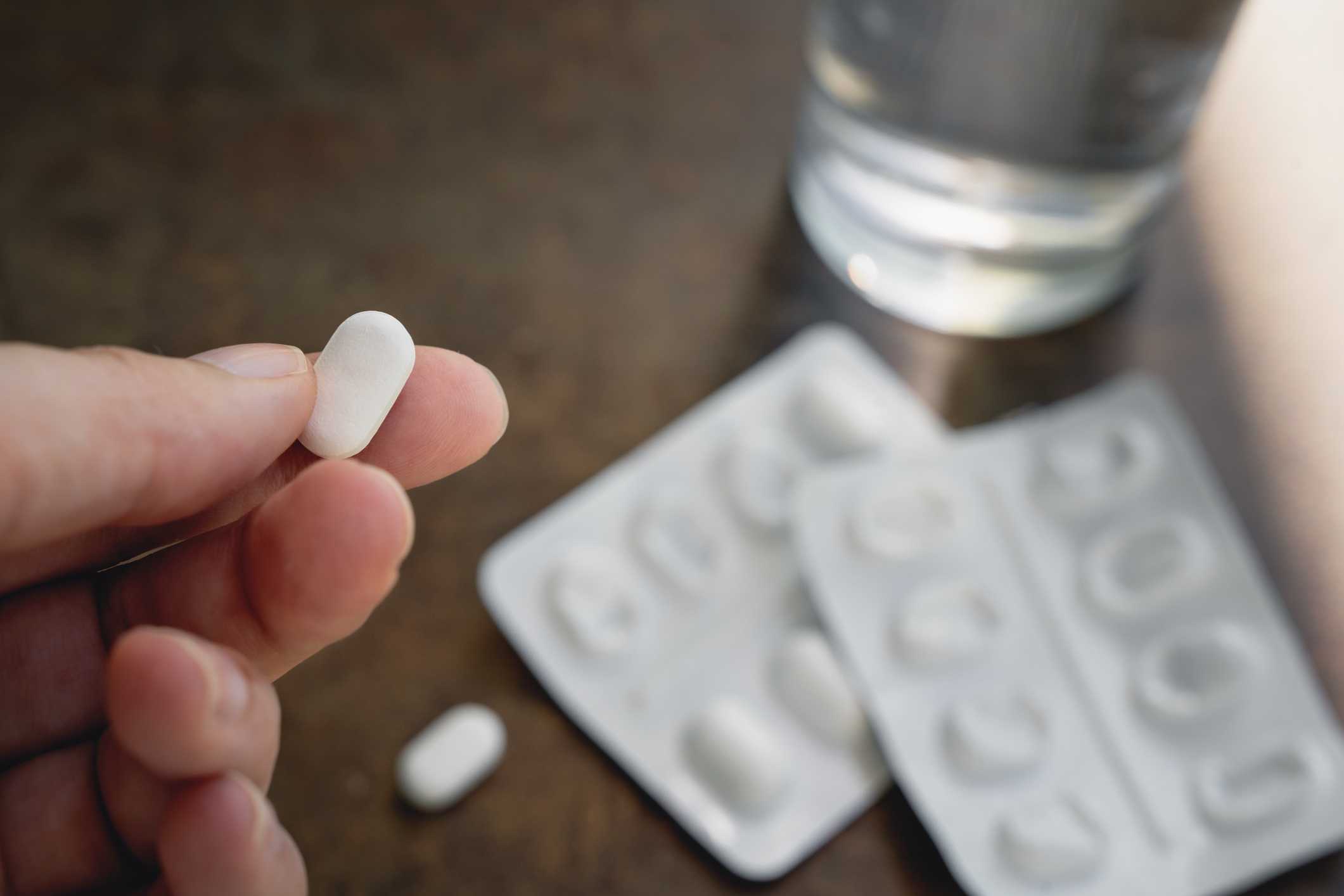 Reports of discolored tablets lead FDA to recall Amazon-branded acetaminophen bottles — WESH 2 Orlando, Windermere Community news