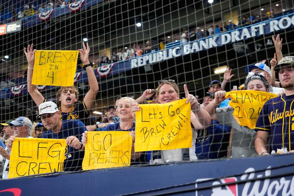 Brewers fans flock to the Trop for Game 4 showdown against the Rays — WESH 2 Orlando
