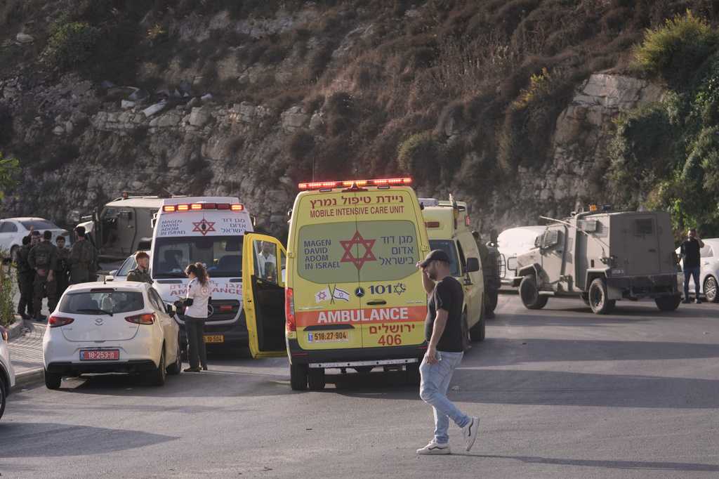 Netanyahu's office orders closure of West Bank after soldiers kill 2 men behind an alleged attack — WESH 2 Orlando, Windermere Community news