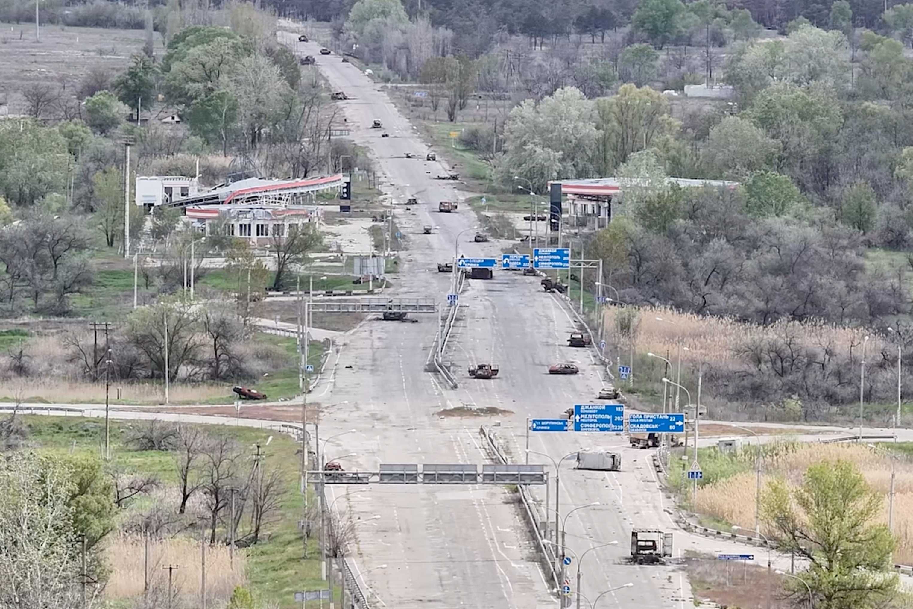 'Road of death': Civilians risk their lives along mined roads to escape Russian-held city — WESH 2 Orlando, Windermere Community news