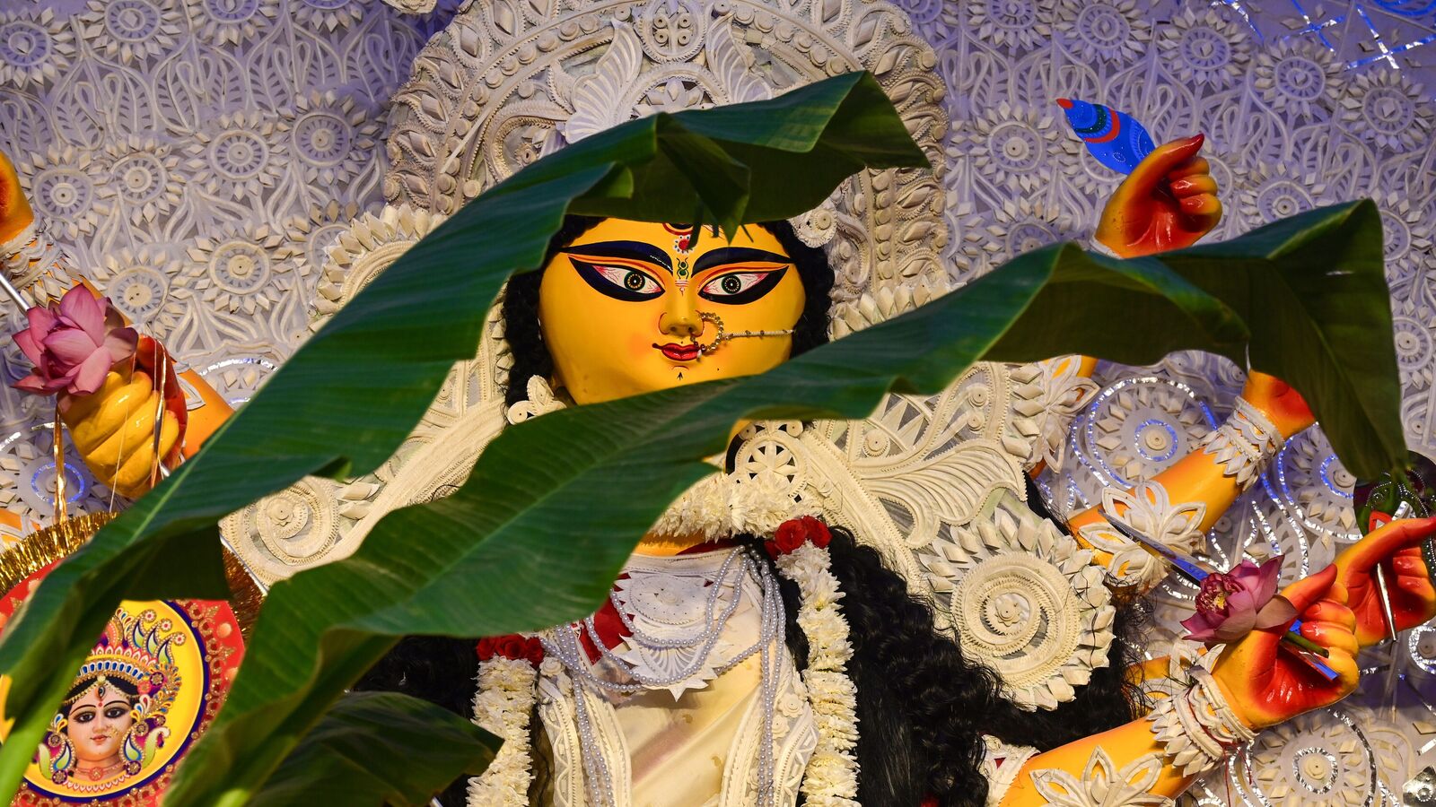 Several feared dead in stampede-like situation at Kolkata's Chorbagan Durga Puja pandal — Mint India, Windermere Technology news